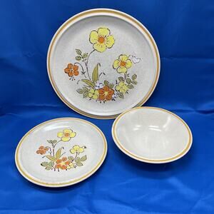 Hearthside Garden Sunshine Flowers Festival Set Dinner and Salad Plate with Bowl